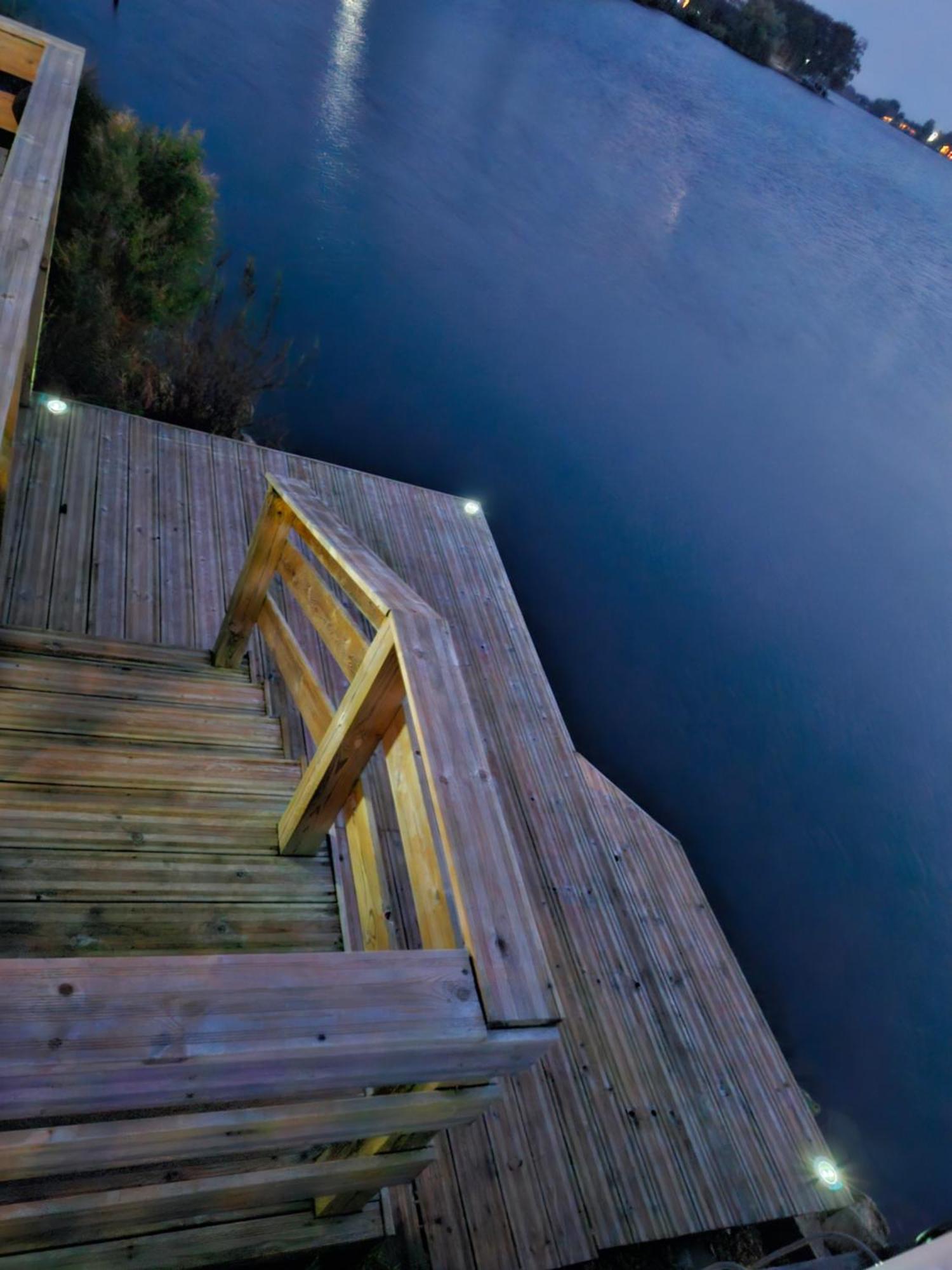 Lakeside Holiday Home With Hot Tub Таттершолл Экстерьер фото